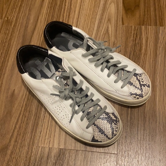 P448 the John - Picture 1 of 3